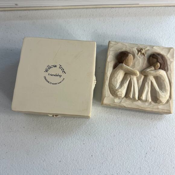 Willow Tree Trinket Box Friendship Keepsake 2003 Susan Lordi Demdaco - Picture 2 of 8